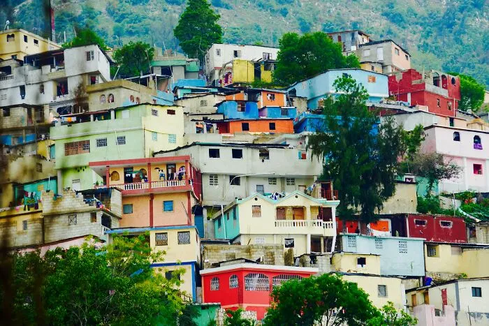 32 People Share Shocking Reasons They'd Never Want To Travel To These Countries Again 
