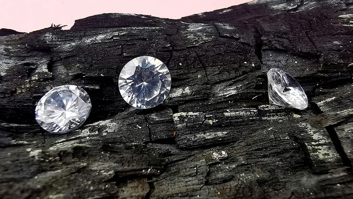 Tourist Turns A $10 Ticket Into $500K With Incredibly Lucky 7-Carat Diamond Find