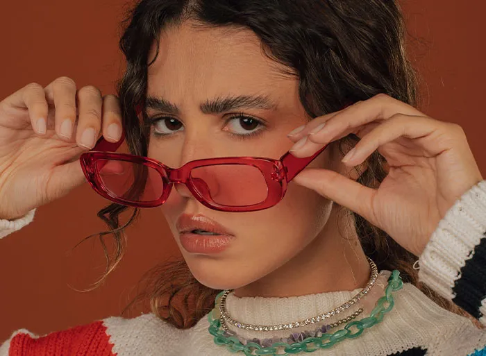 40 Cringey Behaviors That Scream “I Peaked In High School”