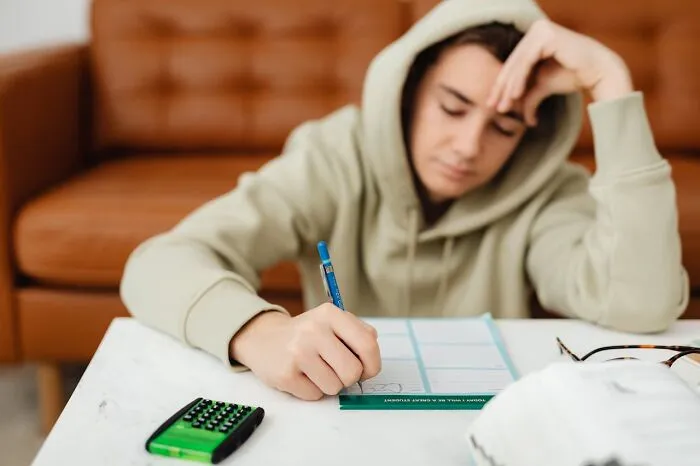 30 Parents Who Are Turning Their Teens Against Them With Their Infuriating Actions