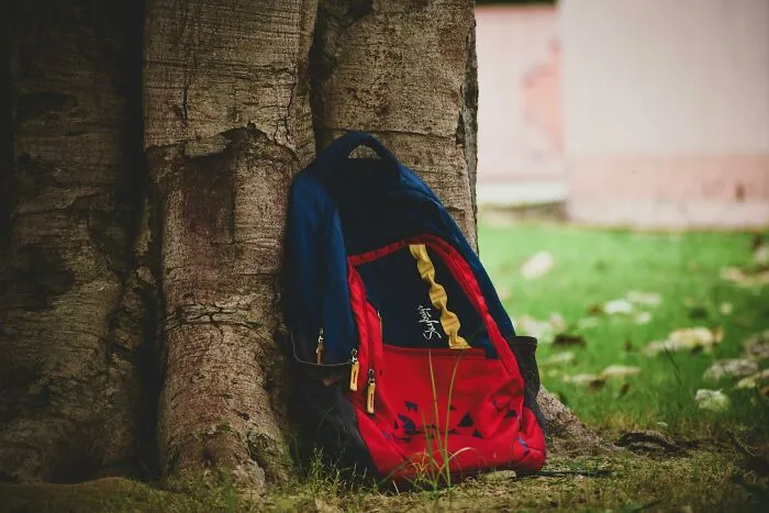 24 Ridiculous, Sad, And Even Creepy Stories Of What Made The “Weird Kid” In School So Weird