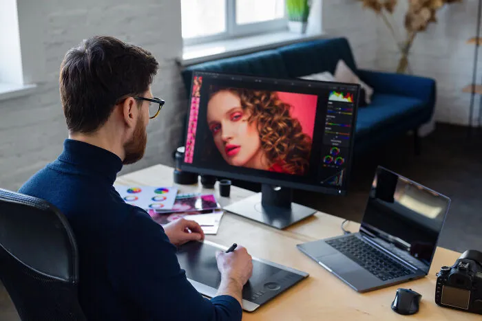 "Fraud Analyst": 27 Incredible Work From Home Jobs That Pay Over $30 Per Hour