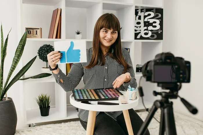 "Fraud Analyst": 27 Incredible Work From Home Jobs That Pay Over $30 Per Hour