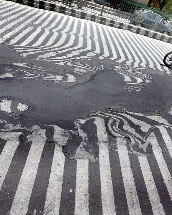 33 Strikingly Weird Images From A Dedicated Page For You To Gawk At