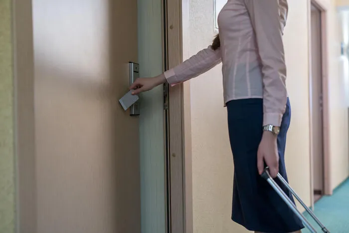 30 Folks Online Said These Things Are “Must-Haves” During Any Trip