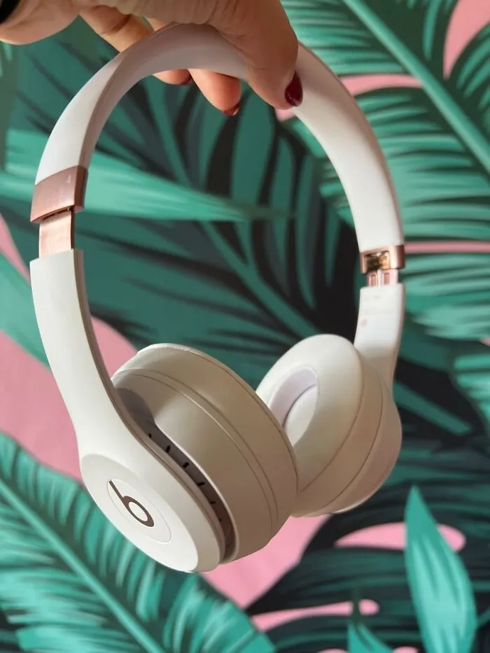 Immerse Yourself In Pure Audio Bliss With These <a Style="Display:inline;" Href="Https://Www.amazon.com/Beats-Solo-Wireless-Headphones-Matte/Dp/B0czplv566?ie=utf8&th=1&linkcode=ll1&tag=bpgazelle-20&linkid=937084d24154878a722defa5c44d0d50&language=en_us&ref_=as_li_ss_tl" Target="_blank"><span Style="Font: Inherit; Color: #d74b1f;"> Beats Solo 4 </Span>, Sleek And Stylish Headphones That Deliver Crystal-Clear Sound And All-Day Comfort