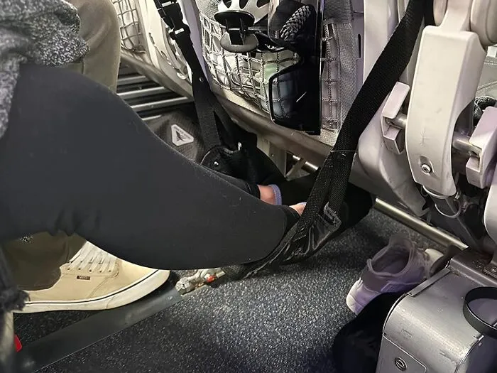 Ditch The Discomfort Of Long-Haul Flights With <a Style="Display:inline;" Href=" Https://Www.amazon.com/Airplane-Footrest-Foot-Hammock-Travel-Essentials-Rest/Dp/B07sk6zflm?ie=utf8&th=1&linkcode=ll1&tag=bporca-20&linkid=53c6e709115d2c12e2038c58cd378ab4&language=en_us&ref_=as_li_ss_tl" Target="_blank"><span Style="Font: Inherit; Color: #d74b1f;"> Airplane Foot Hammock </Span>! This Clever Contraption Lets You Elevate Your Feet And Find Some Sweet Relief, Making Even The Longest Flights Feel Like A Breeze