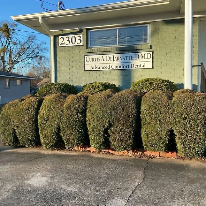 30 Of The Most Bizarre Things Seen In People’s Gardens And Yards (New Pics)