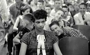 30 Utterly Unique Historical Photos That Have A Much Deeper Backstory (New Pics)