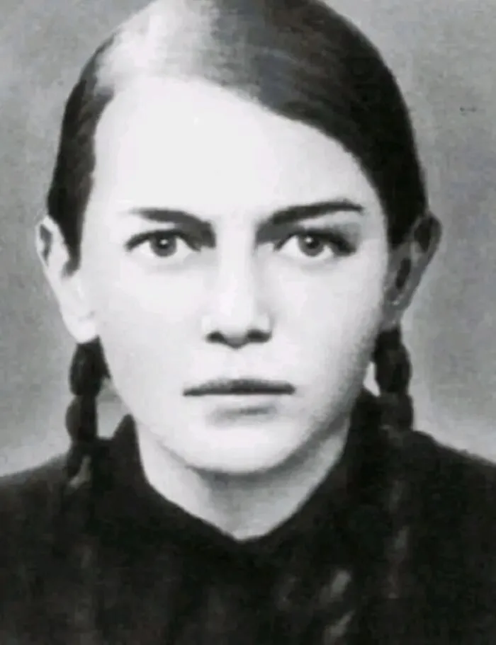 Zinaida Portnova, Known For Having Taken The Lives Of More Than 100 N**is By Poisoning Their Food At Just 16 Years Of Age