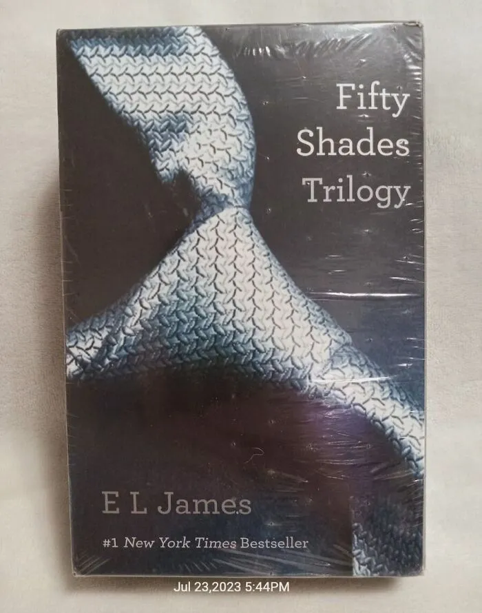 A Pretentious, Badly Written Romantization Of A Toxic Relation Disguised As A Romance Novel. Need I Say More?