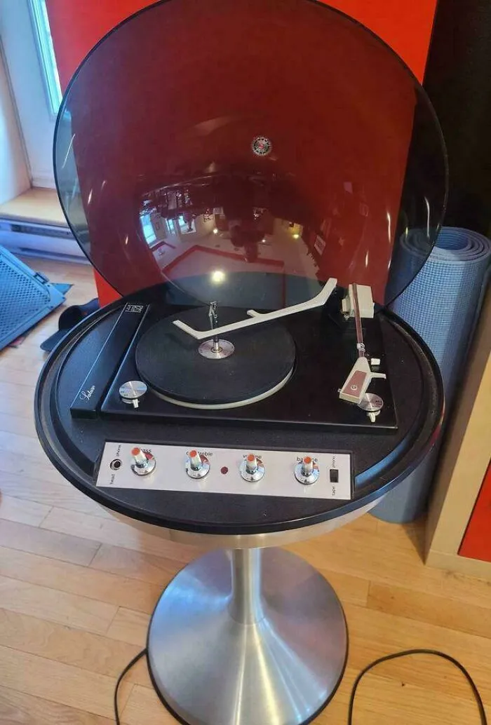 Scored A Space Age 1970s Electrohome Saturn Record Player While Thrifting - It's Got A Huge Bubble Dome, And It Works