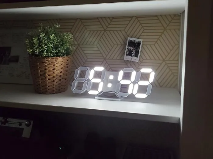 Elevate Your Walls With This <a Style="Display:inline;" Href="Https://Www.amazon.com/Edup-Nightlight-Multi-Levels-Brightness-Temperature/Dp/B088k613rk?ie=utf8&th=1&linkcode=ll1&tag=bpgazelle-20&linkid=4cf05e0f4ba2aff34b925ad8579fb37a&language=en_us&ref_=as_li_ss_tl" Target="_blank"><span Style="Font: Inherit; Color: #d74b1f;"> Fashionable Digital Wall Clock </Span>, A Sleek And Modern Timekeeper That's As Stylish As It Is Functional!
