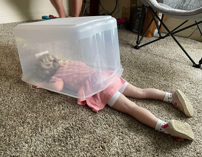 Mi hija va mejorando en el escondite