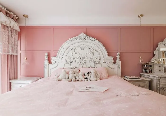 Maximalism Is Back, And It's Bolder Than Ever; Color-Drenched Rooms Are Making A Splash, Transforming Spaces Into Immersive Experiences, Especially When You Commit To The Look With Vibrant, Show-Stopping <a Style="Display:inline;" Href="Https://Www.amazon.com/Dimoon-Wallpaper-Waterproof-Adhesive-Removable/Dp/B09h6g4b7w?content-ID=amzn1.sym.fafe484f-Cd28-4757-8453-Ed5d45330b75%3aamzn1.sym.fafe484f-Cd28-4757-8453-Ed5d45330b75&crid=18fidm73jlrgb&cv_ct_cx=peach%2bwallpaper&keywords=peach%2bwallpaper&pd_rd_i=b09h6g4b7w&pd_rd_r=cc3da0bb-C4af-446e-Aba3-79249d91350c&pd_rd_w=qkz34&pd_rd_wg=zggwc&pf_rd_p=fafe484f-Cd28-4757-8453-Ed5d45330b75&pf_rd_r=w8457jbmyj6h0dhkkgjg&qid=1739190964&sbo=rzvfv%2f%2fhxdf%2bo5021pansa%3d%3d&sprefix=peac%2bwallpaper%2caps%2c326&sr=1-2-Baa1f287-65d3-41a3-A655-8bbba0531537-Spons&sp_csd=d2lkz2v0tmftzt1zcf9zzwfyy2hfdghlbwf0awm&th=1&linkcode=ll1&tag=bpferret-20&linkid=27014e04beb119a12f29a17729139326&language=en_us&ref_=as_li_ss_tl" Target="_blank"><span Style="Font: Inherit; Color: #d74b1f;"> Wallpaper</Span>
