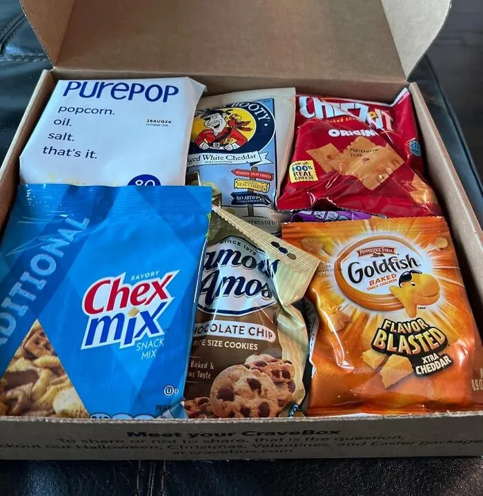 Turn Your Couch Into A Snack Haven With This <a Style="Display:inline;" Href="Https://Www.amazon.com/Cravebox-Variety-Valentines-Chocolate-Arrangement/Dp/B01n22cm3f?ie=utf8&linkcode=ll1&tag=bponion-20&linkid=c544c1644cbdc63499d336b1fc5f73e9&language=en_us&ref_=as_li_ss_tl" Target="_blank"><span Style="Font: Inherit; Color: #d74b1f;"> Cravebox 50 Piece Snackbox</Span> That’s Basically A Treasure Chest Of Munchies For Your Next Netflix Marathon