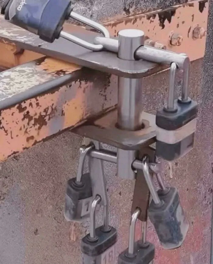 6 People Have Their Own Lock And Each Person Can Open The Gate With Their Own