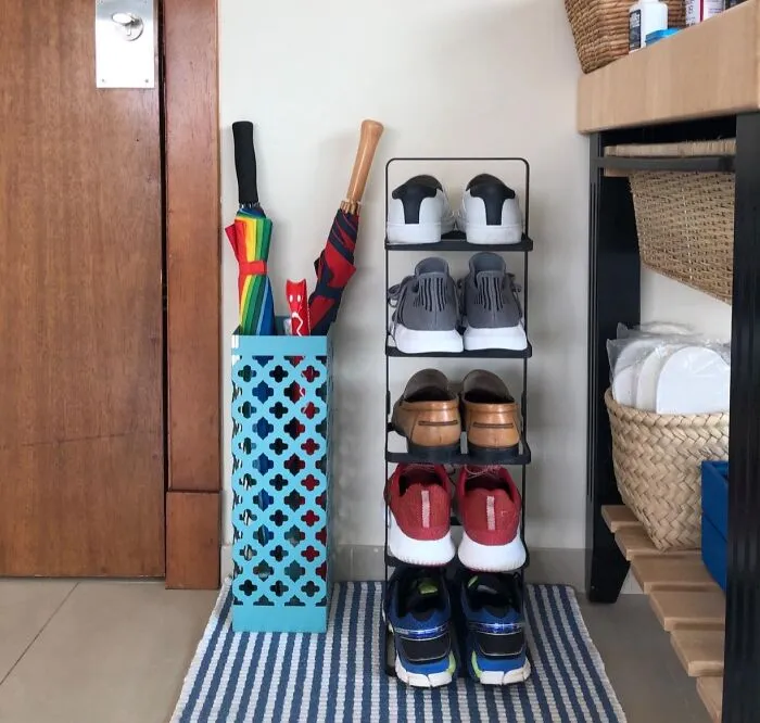 Those Sneakers Are Multiplying! Here's The <a Style="Display:inline;" Href="Https://Www.amazon.com/Yamazaki-Schuhregal-Schwarz-Minimalistisches-Design/Dp/B00t7csnre?ie=utf8&th=1&linkcode=ll1&tag=bpalpaca-20&linkid=b9dae95bdc4d8ce3583071aacaa5dcbc&language=en_us&ref_=as_li_ss_tl" Target="_blank"><span Style="Font: Inherit; Color: #d74b1f;"> Minimalist Shoe Rack</Span>: A Clean Functional Design To Keep Your Kicks In Order And Showing Them Off A Little
