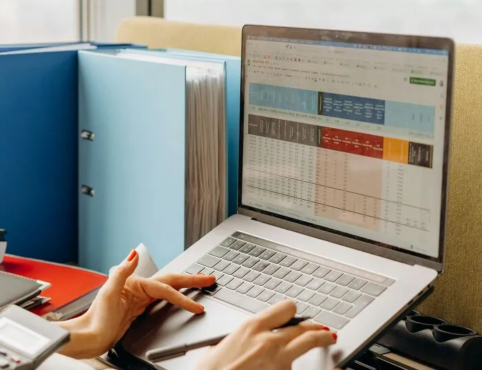 Workers Confess Which 30 Basic Everyday Skills Are Shockingly Rare In The Office
