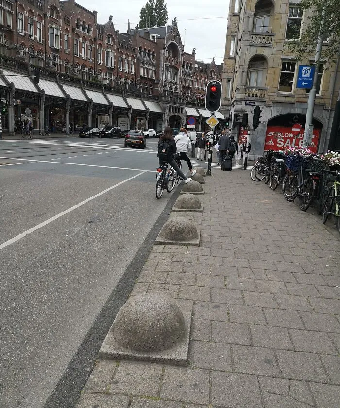 These Boulders In Amsterdam For Cyclists At Red Lights