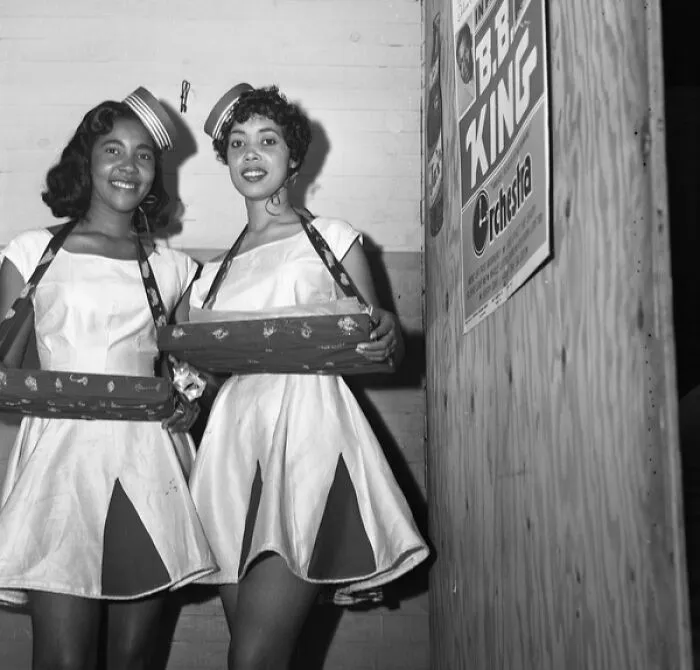 Cigarette Girl