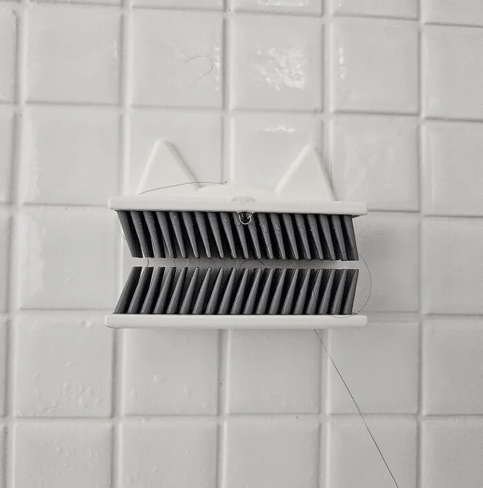 This <a Style="Display:inline;" Href="Https://Www.amazon.com/Shower-Cat-Sc1-The-Original/Dp/B08p2ld3mk?ie=utf8&th=1&linkcode=ll1&tag=bpcrocodile-20&linkid=90e212358d6f95028cccf8489544ecc1&language=en_us&ref_=as_li_ss_tl" Target="_blank"> <span Style="Font: Inherit; Color: #d74b1f;"> Shower Wall Hair Catcher </Span> Is The Unsung MVP Of Your Bathroom, Quietly Saving Your Drain From Becoming A Hairball Apocalypse