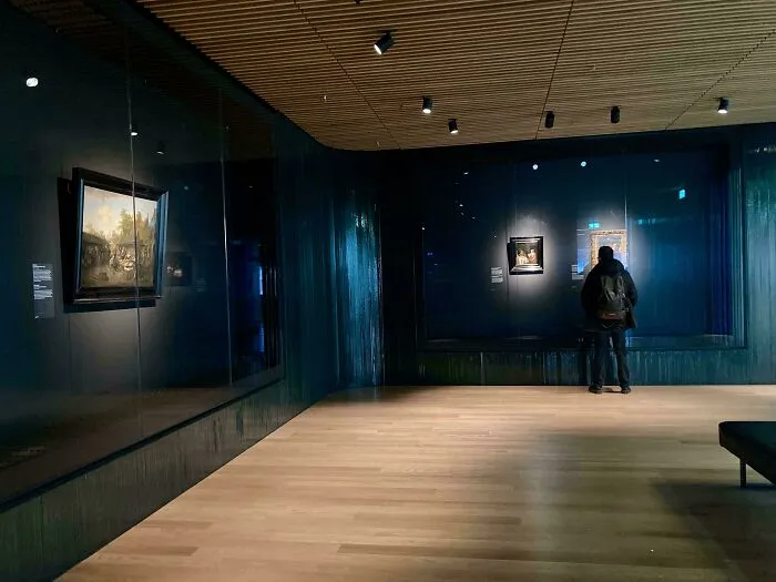 Hay un mini Rijksmuseum en el aeropuerto de Ámsterdam para ver pinturas mientras esperas tu vuelo