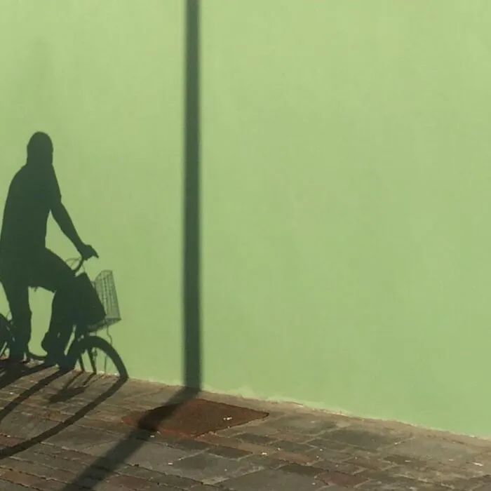 This Photographer Finds Extraordinary Aesthetics In Capturing Spontaneous Moments (70 Pics)