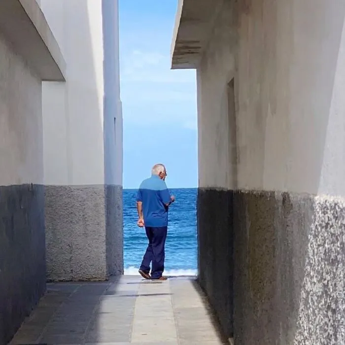 This Photographer Finds Extraordinary Aesthetics In Capturing Spontaneous Moments (70 Pics)