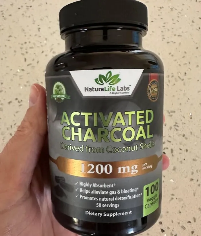 <a style="display:inline;" href="https://www.amazon.com/Organic-Activated-Charcoal-Capsules-detoxification/dp/B078T354SC?ie=UTF8&linkCode=ll1&tag=bppear-20&linkId=cf122908a94141b37cd65815ebba42b2&language=en_US&ref_=as_li_ss_tl " target="_blank"> "You can make eyeliner by mixing <span Style="Font:inherit;color:#d74b1f;"> charcoal</Span> with water and painting it on." - <span Style="Font:inherit;color:#808080"> BaylisAscaris</Span>