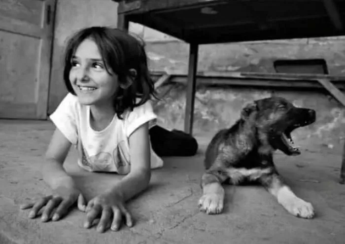 Photographer’s 32 Captivating Photos Show The Emotional Depth Of Childhood