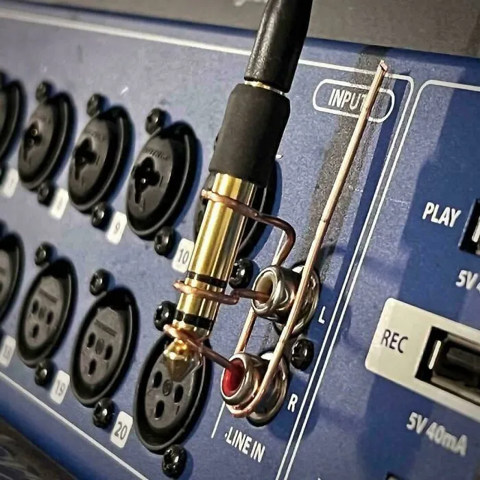 Adaptador de cable de audio casero