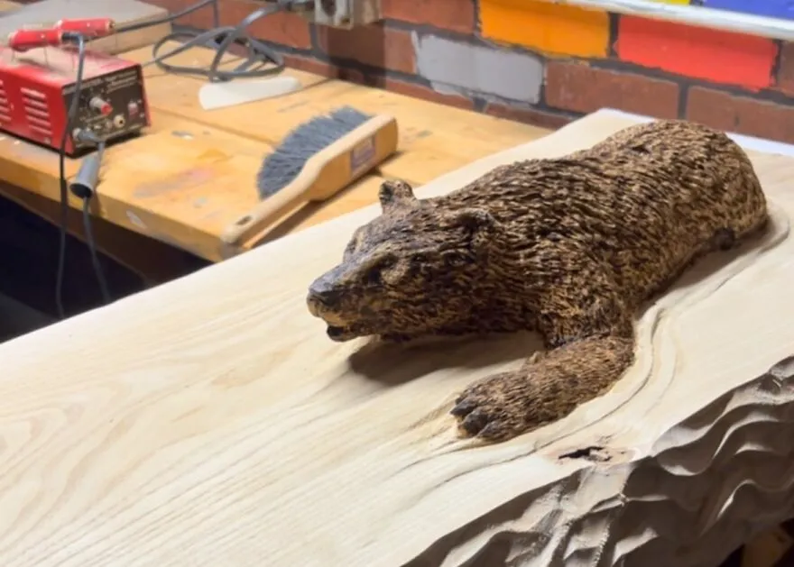 This Chainsaw Sculptor Transforms Logs Into Stunning Works Of Art (20 Pics)