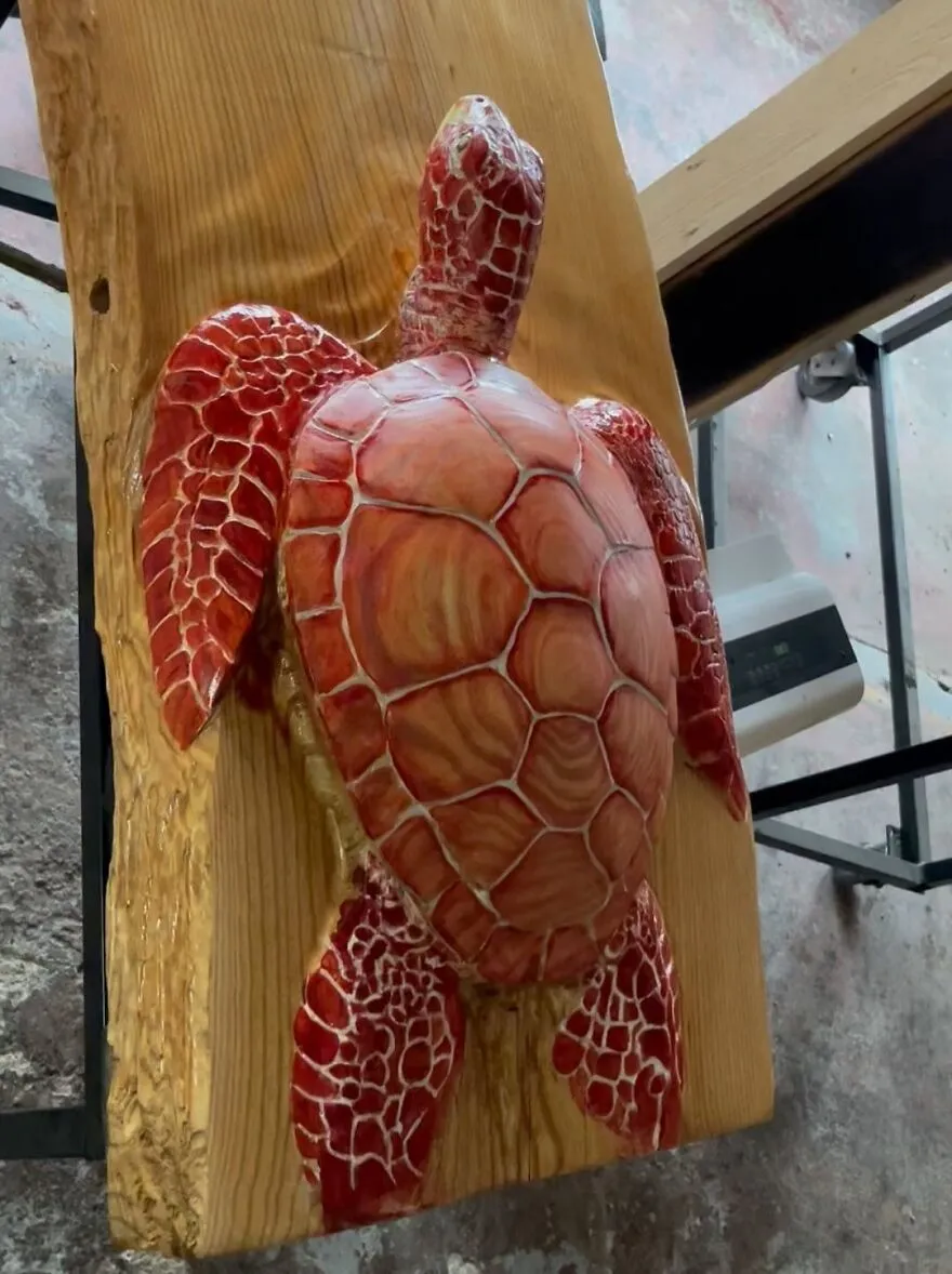 This Chainsaw Sculptor Transforms Logs Into Stunning Works Of Art (20 Pics)