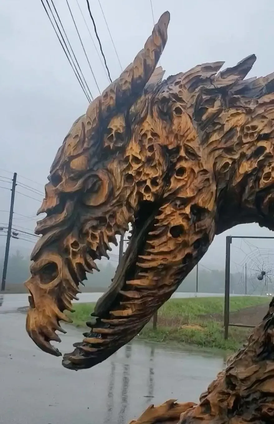 This Chainsaw Sculptor Transforms Logs Into Stunning Works Of Art (20 Pics)