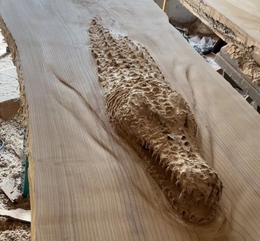 This Chainsaw Sculptor Transforms Logs Into Stunning Works Of Art (20 Pics)