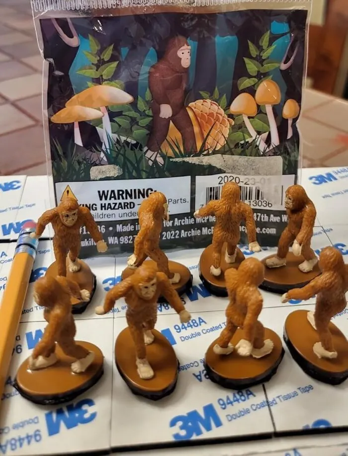This <a Style="Display:inline;" Href="Https://Www.amazon.com/Accoutrements-Archie-Mcphee-Bitty-Bigfoot/Dp/B0bq1dmqt5?ie=utf8&linkcode=ll1&tag=bpiguana-20&linkid=8b25bb560bd5f9b7bdf92666d1d52ced&language=en_us&ref_=as_li_ss_tl" Target="_blank"><span Style="Font: Inherit; Color: #d74b1f"> 8-Pack Of Tiny Bigfoots</Span> Supplies You With Adequate "Proof" That Bigfoot Really Is Out There
