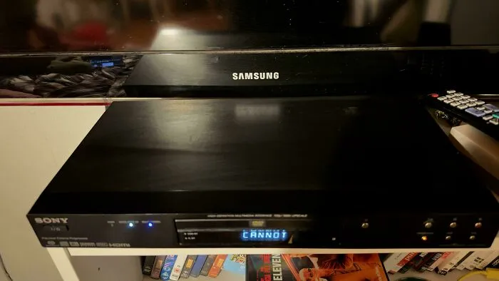 The DVD-Player I Bought In 1999 Gave Up Today