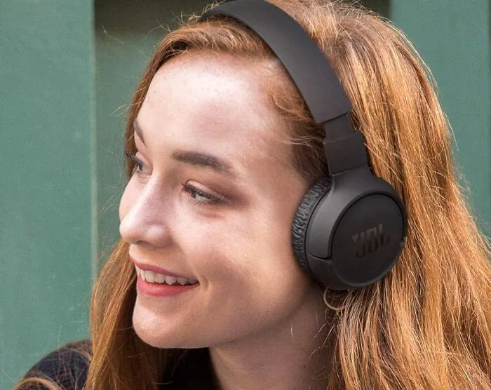 <a style="display:inline;" href="https://www.amazon.com/JBL-Tune-510BT-Ear-Headphones/dp/B08WM1V5P1?crid=3EXIAG14AKNS4&dib=eyJ2IjoiMSJ9.YFV1TiKRa7L7wDixGNDkRrnng1l2lvdmSBOyunMklygfRBRu4nJ1x0tKbfcH_SeQ2L_Q6NVbdZ7GY0_8b_vOEz8eZ72eWOzt9jHUo-KMdnjbpugAI6IwhX2w_JqMKx3JPpruOZRHwejAhThnEAt6TJ_fttaTzJ0aLaasVV7FnYbALCCtKqWCpvfLU6zyqM8gx2wQ-hl7LDeTLQxThLXA69vg-urZZHJutz1nU58p00Q.94LV-oZIkV-HGBlU0gnxXgdwsS_QbZ162dvyu_u99o4&dib_tag=se&keywords=headphones&qid=1740657852&sprefix=headphone%2Caps%2C210&sr=8-3&th=1&linkCode=ll1&tag=bpfish-20&linkId=a6b1a311a2bfe1e028bfa92adaa2735d&language=en_US&ref_=as_li_ss_tl " target="_blank"> "My <span Style="Font:inherit;color:#d74b1f;">headphones</Span>, it saves me a lot of my mental health listening to music." - <span Style="Font:inherit;color:#808080"> be-LazY</Span>