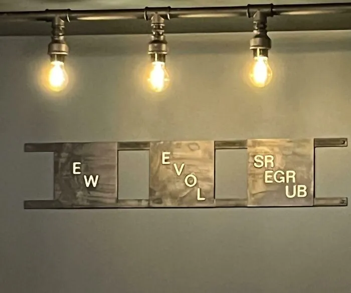 E W E V O L Sr Egr Ub