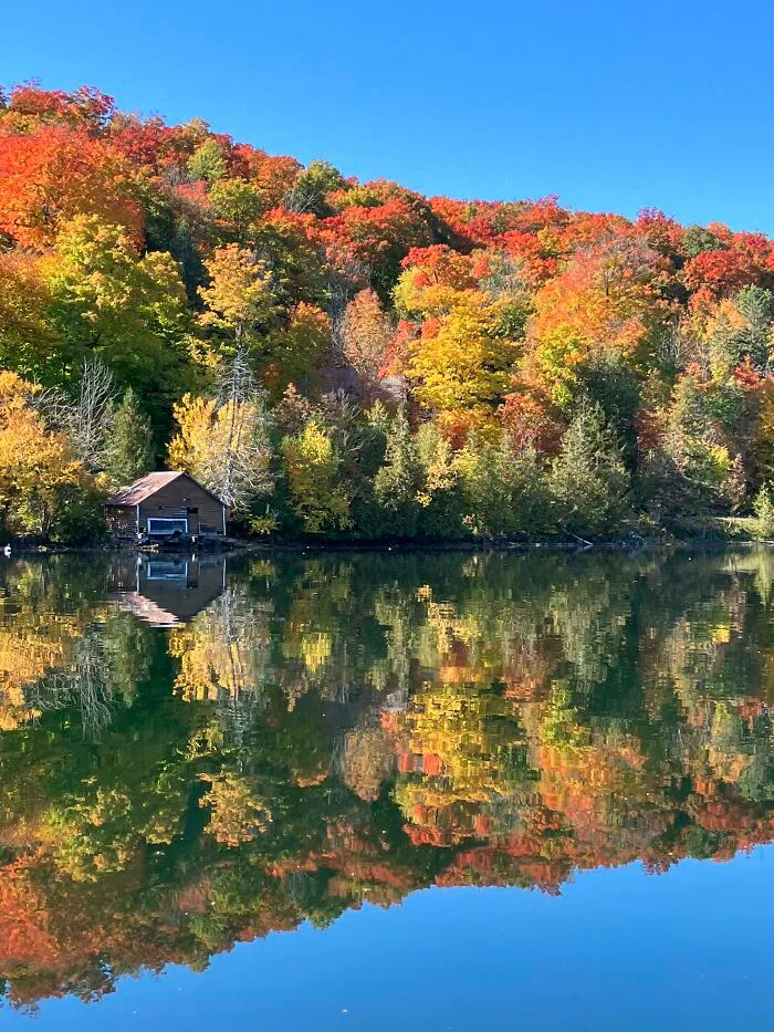 Lago Meech con sus colores otoñales