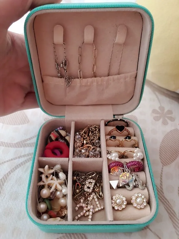 Tuck Your Treasures Away In This <a Style="Display:inline;" Href="Https://Www.amazon.com/Organizer-Portable-Jewellery-Necklaces-Bracelets/Dp/B09xm9tb7b?ie=utf8&th=1&linkcode=ll1&tag=bpgecko-20&linkid=d1e48343dab2d962ba7b505347990665&language=en_us&ref_=as_li_ss_tl" Target="_blank"><span Style="Font: Inherit; Color: #d74b1f;"> Mini Jewelry Travel Case</Span> That Keeps Your Bling From Getting Tangled Up In A Hot Mess, Even When Your Travels Get A Little Chaotic