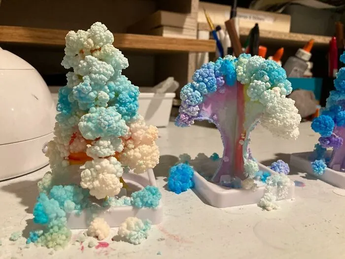 Forget Waiting For Geodes To Form – This <a Style="Display:inline;" Href="Https://Www.amazon.com/National-Geographic-Craft-Kits-Kids/Dp/B0bhtvh1lc?ie=utf8&th=1&linkcode=ll1&tag=bplamb-20&linkid=b9a7b1457c56e6e7132305f6ec5106e4&language=en_us&ref_=as_li_ss_tl" Target="_blank"><span Style="Font: Inherit; Color: #d74b1f;"> Crystal Growing Kit</Span> Lets You Become A Geologist Overnight!