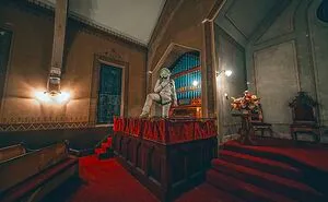 "The Lonely Astronaut": Capturing Self-Portraits In Decaying, Abandoned Environments (40 Pics)