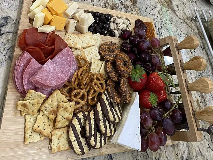 This <a Style="Display:inline;" Href="Https://Www.amazon.com/Royalhouse-Unique-Bamboo-Cheese-Board/Dp/B08hfp35q8?ie=utf8&th=1&linkcode=ll1&tag=bponion-20&linkid=d4a867a6f0493df32330ee09ecb322f7&language=en_us&ref_=as_li_ss_tl" Target="_blank"><span Style="Font: Inherit; Color: #d74b1f;"> Charcuterie Board Set </Span> Is Your Ticket To Hosting The Fanciest Snack Party Of Your Life, Even If Your Guests Are Just Your Cat And Your Other Half. Bon Appétit!