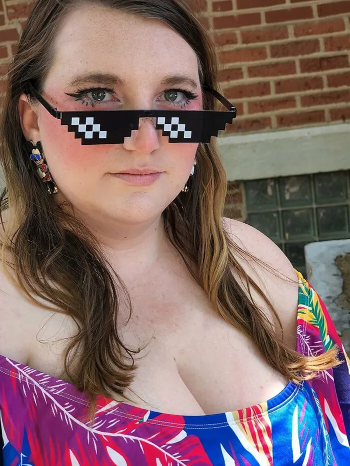 Take Your Swagger To The Next Level With A Pair Of <a Style="Display:inline;" Href="Https://Www.amazon.com/Lorigun-Sunglasses-Pixelated-Mosaic-Glasses/Dp/B074361mm5?ie=utf8&linkcode=ll1&tag=bppelican-20&linkid=6f621ba834984b681e90bcd84458c44d&language=en_us&ref_=as_li_ss_tl" Target="_blank"><span Style="Font: Inherit; Color: #d74b1f;"> "Thug Life" Meme Pixel Glasses</Span>, The Ultimate Way To Look Like You're Ready To Drop The Bass And Deal With Anything, One Pixelated Glare At A Time