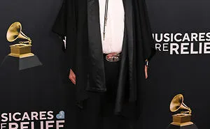 23 Red Carpet Disasters From The 2025 Grammys You Can’t Unsee