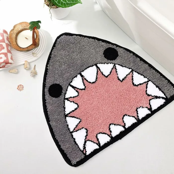 Make A Splash With This <a Style="Display:inline;" Href="Https://Www.amazon.com/Truedays-Bathroom-Absorbent-Microfiber-Quickly/Dp/B0bkg1n87r?crid=2xz4n5p91o7yh&dib=eyj2ijoimsj9.nonqj61xfcagdze-Ltt8o8h5er6g9iq45poe7zj-2obst0lxtmamnfku868ucjzanlhsjw6q1ercbmbmujvodoq87oaiw_qzp6sqsuxn8kiauzldvchlsca925xjmkwtxvbpu1lsp4gnuh4d0heybkbkgmwk3kikxasxtwoeabsw6e15qkmbeuldje7g5mlhtmddxf9ewfepdvneesnhk4l6jtb057d8icwunx7vvzn18bwuzvwn66eu1rn04zfntfxrymyqrg9_yb818rkfmdk_krv3phffsodvkmqbehi5yjiivjnbymooarxyb-Pse1tx7vnggkojnv2rn_d3_maggshzzio6fdw_0xrwjvqelmml1r8vk7mbiya4eaxzc3lor6thnwcdyrvyyodwzwrg8p2yl-Jrw39mfsk2sfnzfgjsn4wwsiwdfxudpx6n.ndq6qqgzbakf86eujxcfnduiojox1ssxdoirpciqt8m&dib_tag=se&keywords=funny+bathroom+rugs&qid=1739884324&sprefix=funny+bathroom+rug%2caps%2c213&sr=8-19&linkcode=ll1&tag=bpmelon-20&linkid=12098d710a646da8f8dedaca785cac13&language=en_us&ref_=as_li_ss_tl" Target="_blank"><span Style="Font: Inherit; Color: #d74b1f;"> Shark Rug</Span>, The Ultimate Way To Sink Your Feet Into A Jaw-Dropping Bathroom Statement