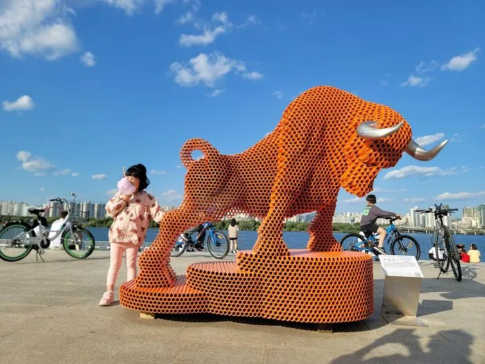 This Artist Creates Striking Metal Sculptures Using Stacked Pipes (23 Pics)