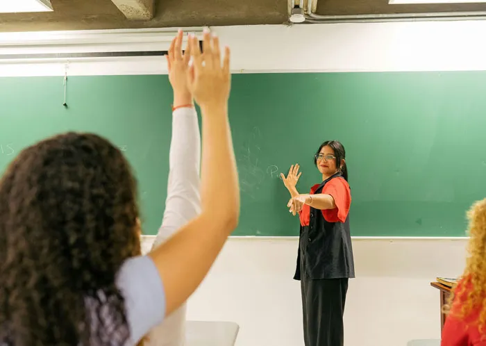 20 Estudiantes que dijeron algo tan gracioso, que hasta los profesores se rieron